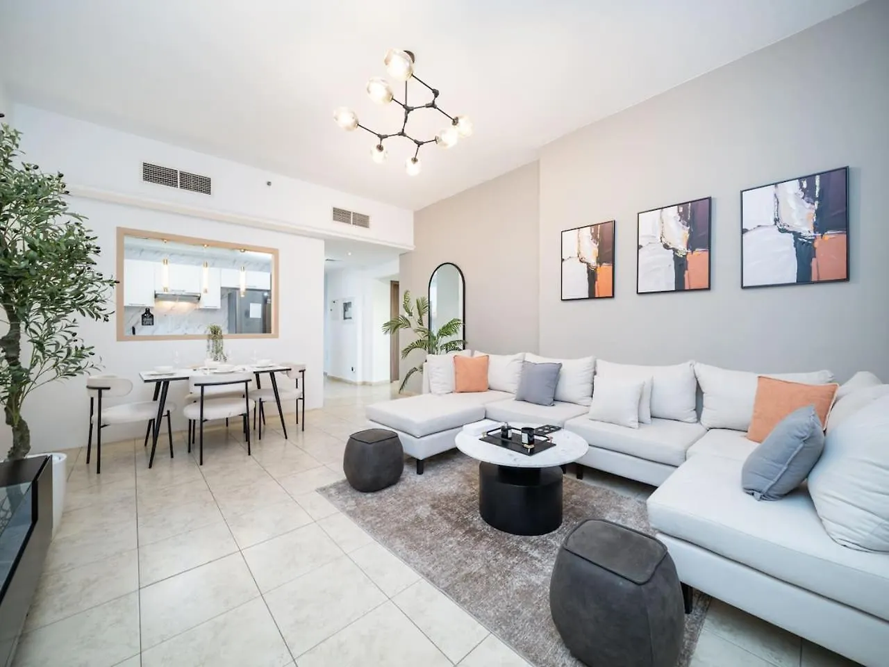 Elegant And Spacious 2-Bedroom Apartment In Jvt Dubai