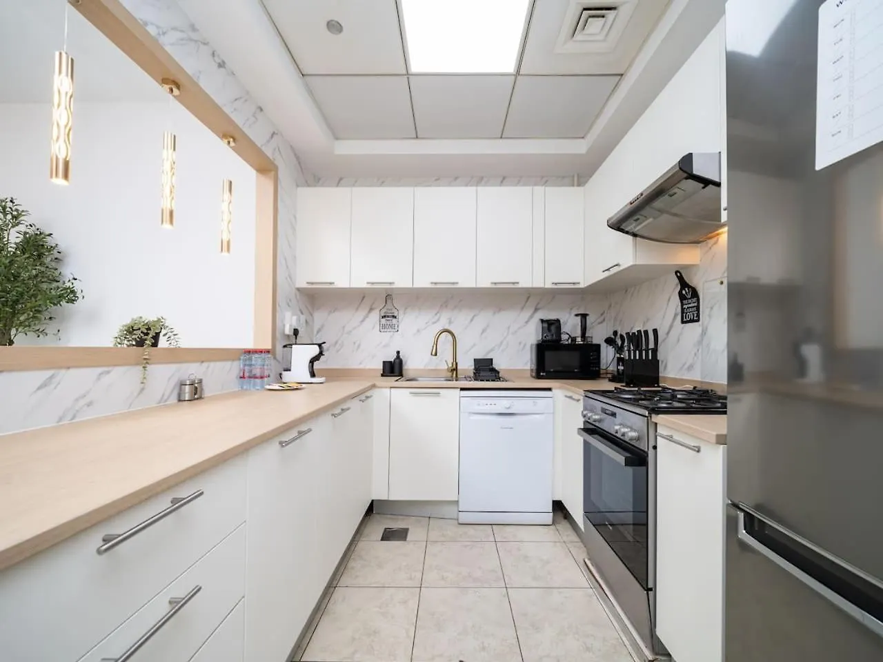 Elegant And Spacious 2-Bedroom Apartment In Jvt Dubai 0*,  United Arab Emirates